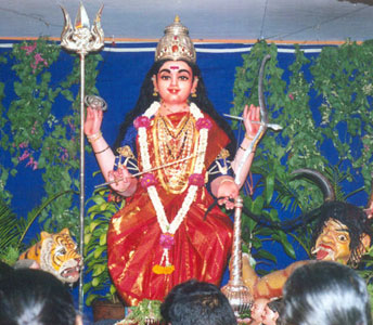 Sri Durga.jpg (44282 bytes)